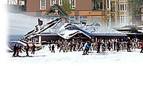 Mt-Tremblant: Quebec: Laurentians: lodging, hotels, inns, bed and breakfast, restaurants,
snowmobile, mt-tremblant park, cross country skiing, alpine ski, hotel, inn.